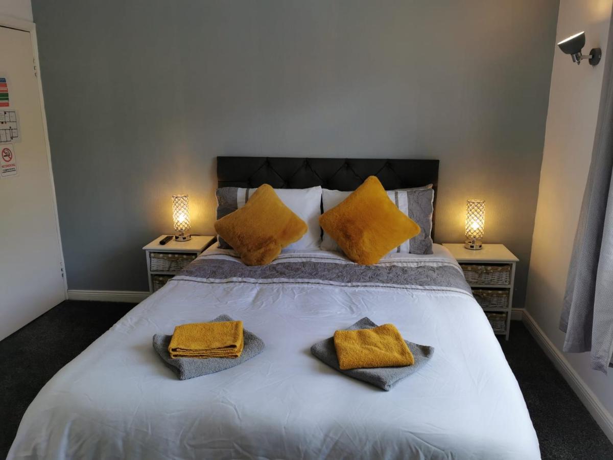 The Coach House Hotel เค็กเวิร์ธ ภายนอก รูปภาพ